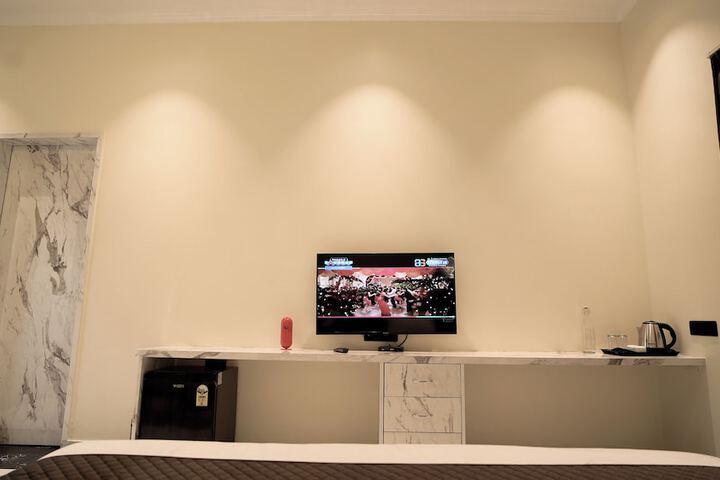 Room 14 of 42