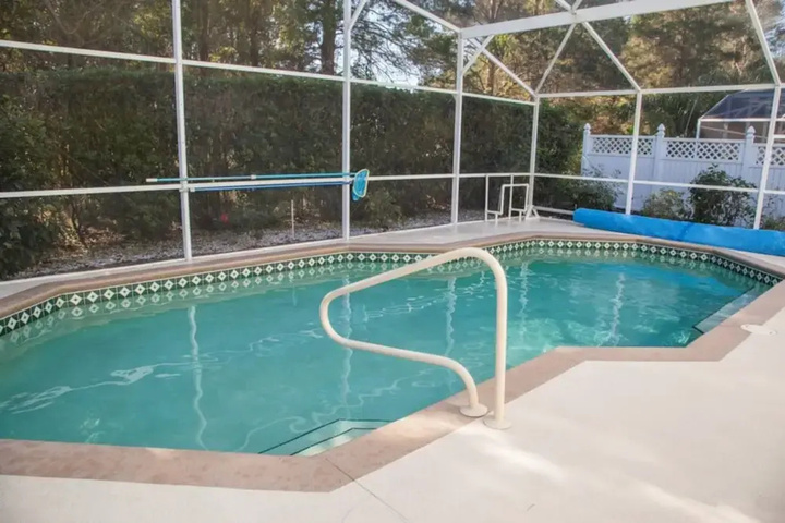 Pool 15 of 27