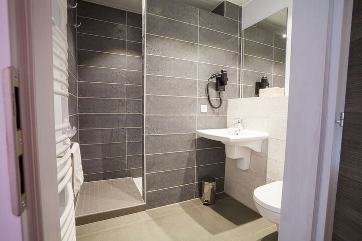 Room 14 of 56