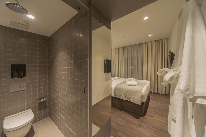 Room 45 of 59