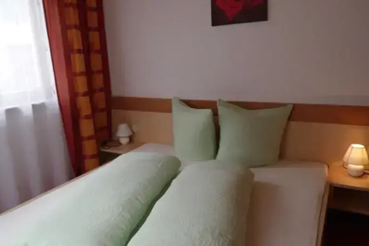 Room 3 of 19