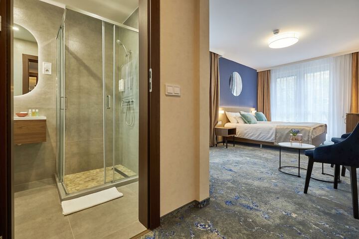 Room 7 of 20