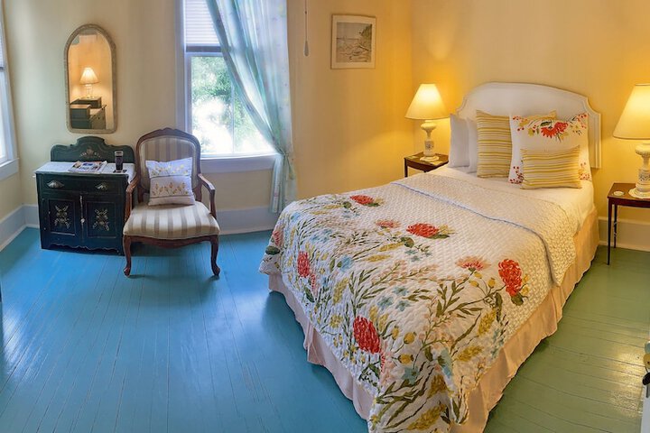 Room 5 of 23