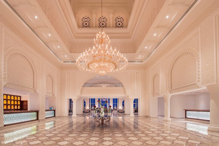 Entrance & Lobby