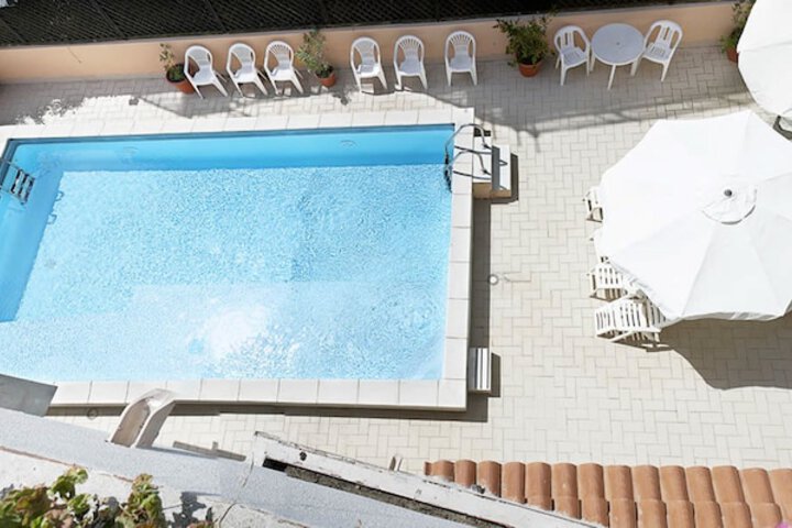 Pools & Facilities