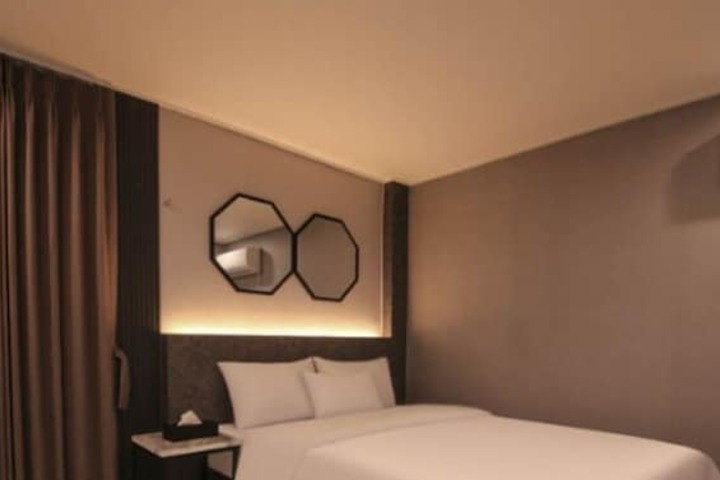 Room 15 of 23