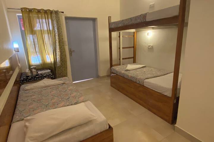 Room 46 of 189