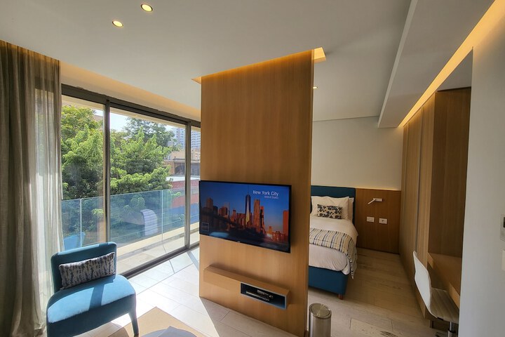 Room 8 of 64