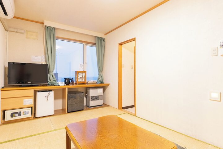 Room 27 of 62