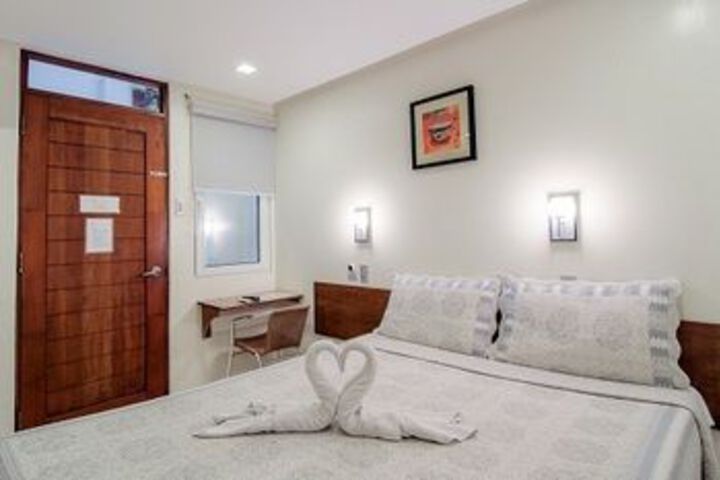 Room 12 of 38