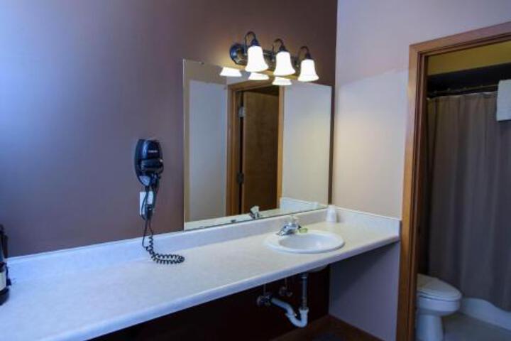 Image of Leavenworth Camping Resort Lakeview Lodge 4