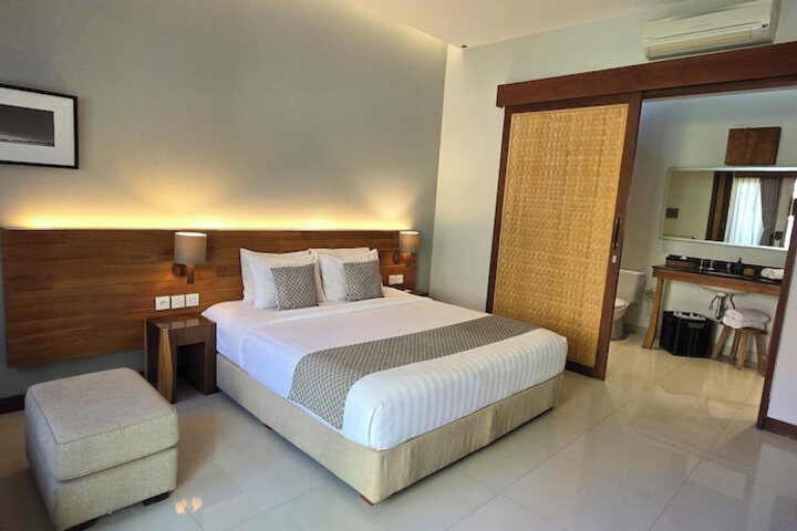 Room 9 of 53