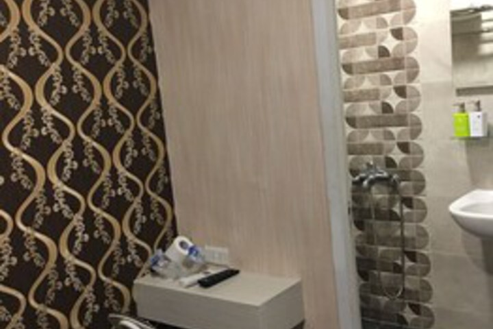 Room 10 of 23