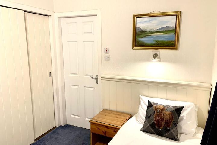 Room 17 of 59
