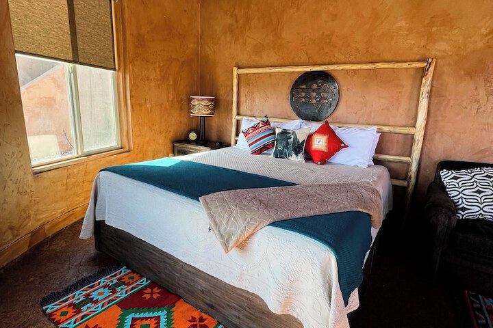 Room 2 of 53