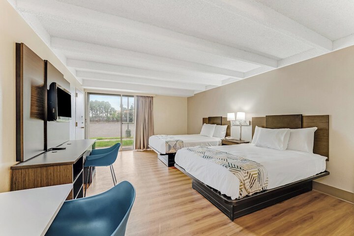 Room 15 of 27
