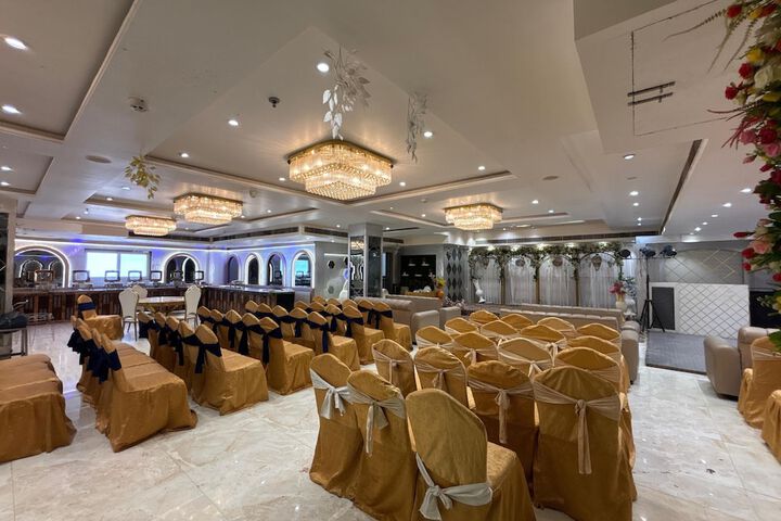 Ballroom/Hall 17 of 25
