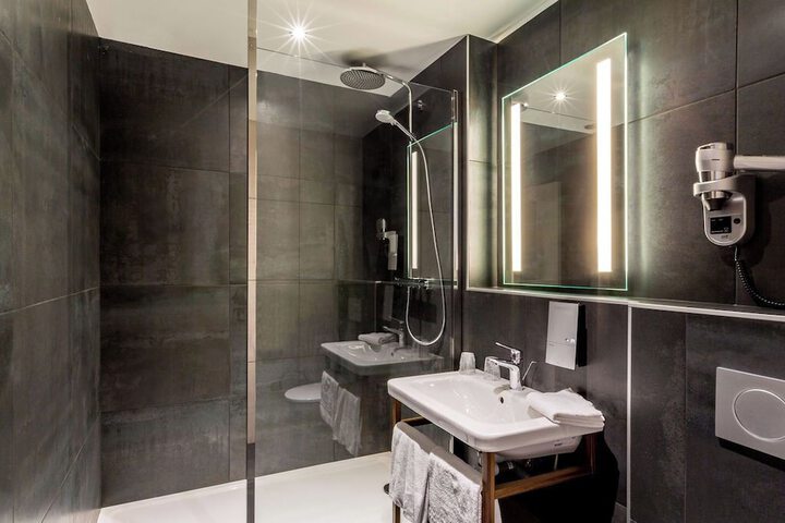 Bathroom Interior Photo