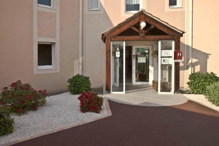 Hotel 27 of 29