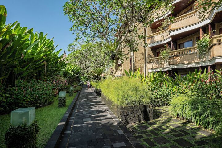Hotel Exterior 123 of 123
