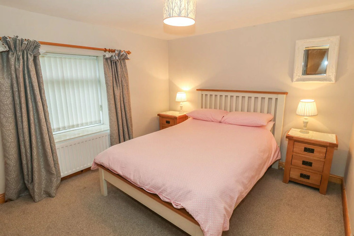 Room 4 of 6