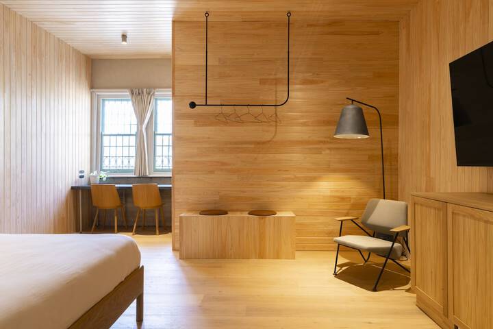 Room 6 of 34