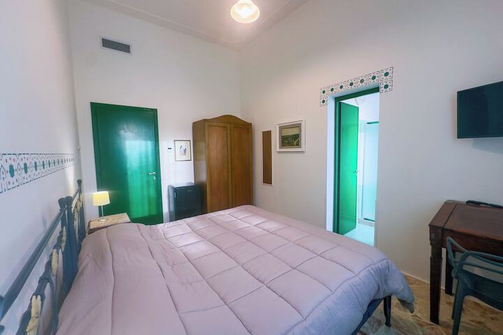Room 8 of 29