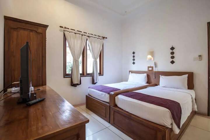 Room 15 of 48