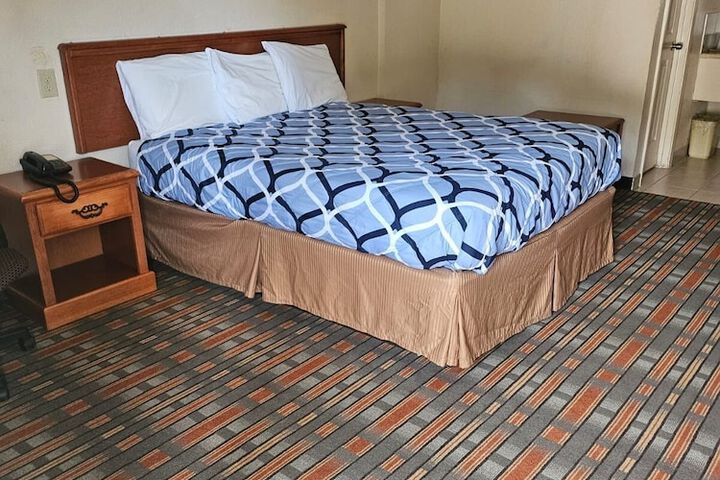 Room 5 of 19