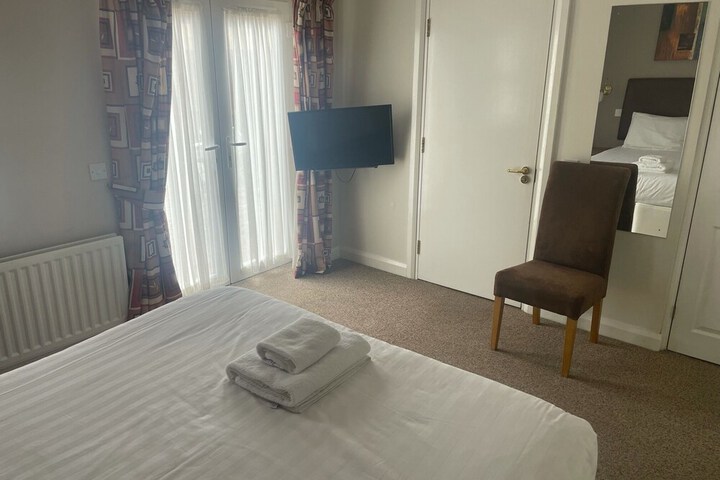 Room 3 of 34