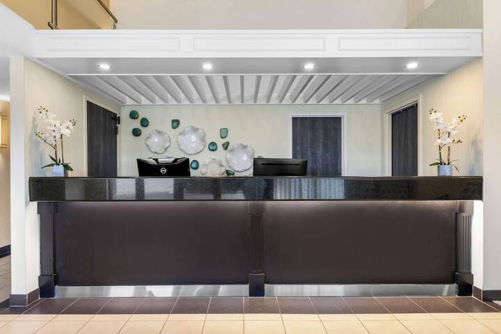 Guest Lobby