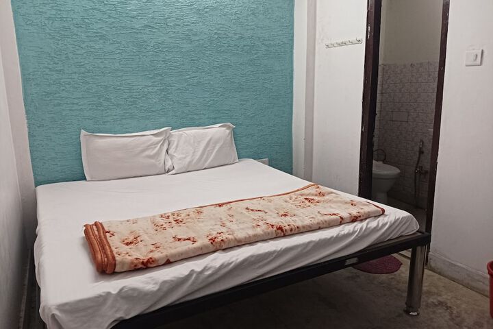 Room 12 of 69