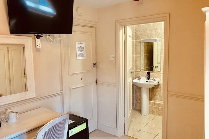 Room 20 of 39