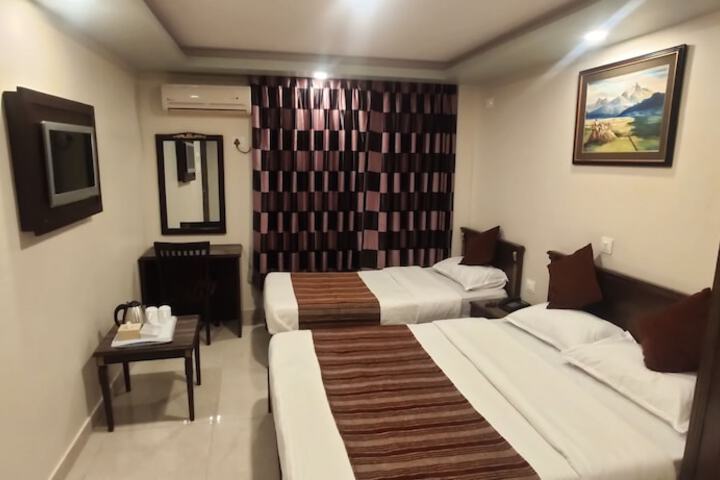 Room 3 of 15
