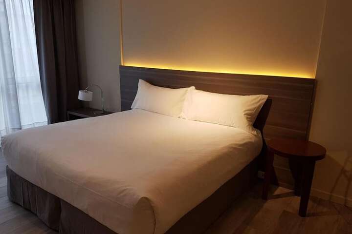 Room 8 of 48