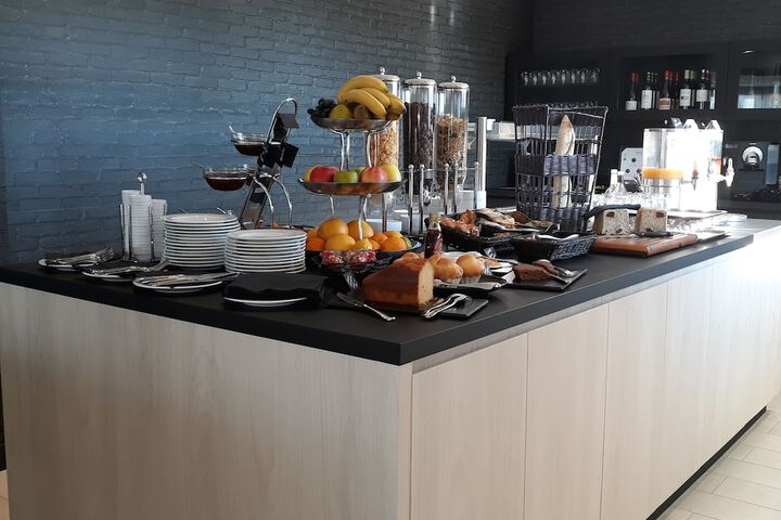 Breakfast/Coffee Service 73 of 130
