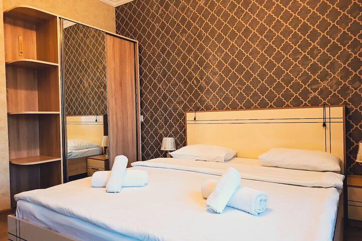 Room 16 of 32