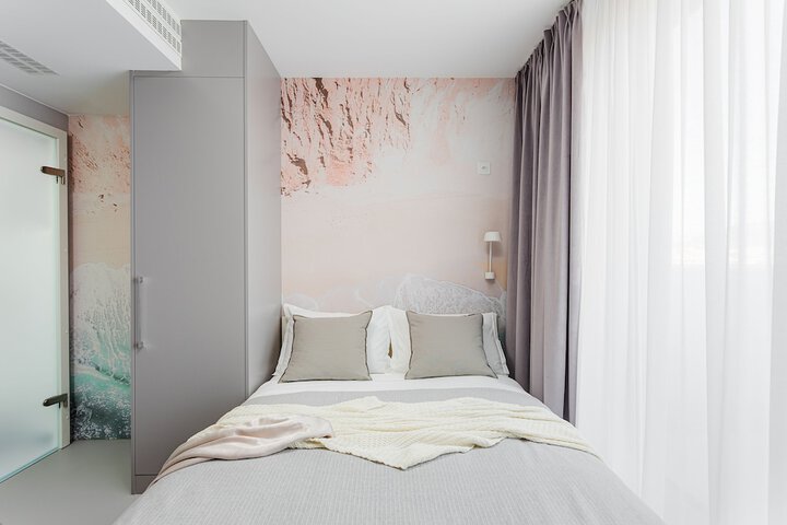 Room 10 of 22