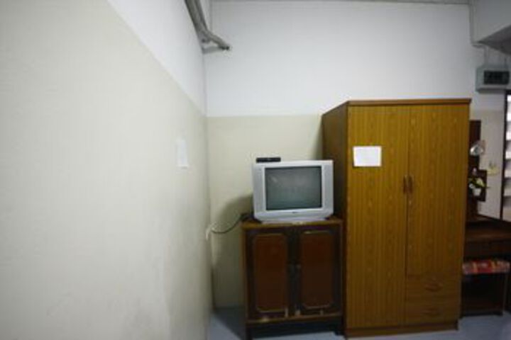 Room 33 of 47