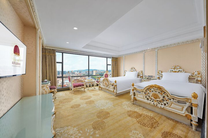 Room 8 of 91
