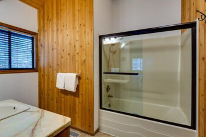 Room 8 of 65