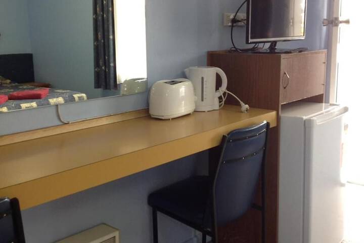 Room 9 of 34