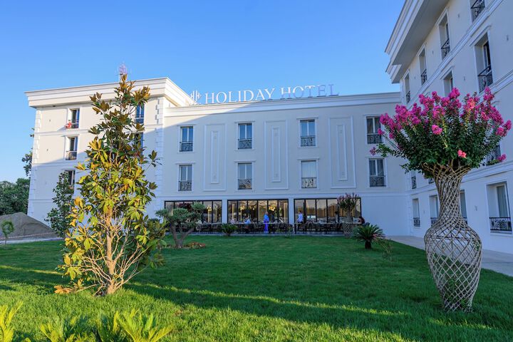 Hotel Exterior 49 of 53