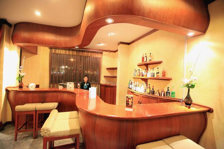 Lounge 111 of 116