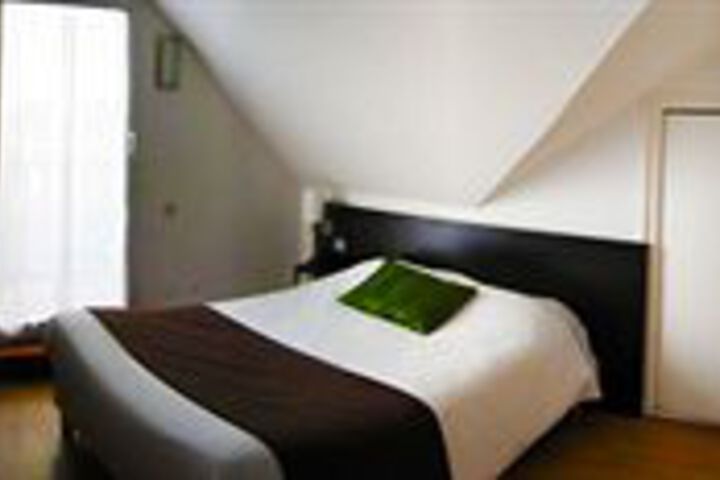 Room 10 of 17