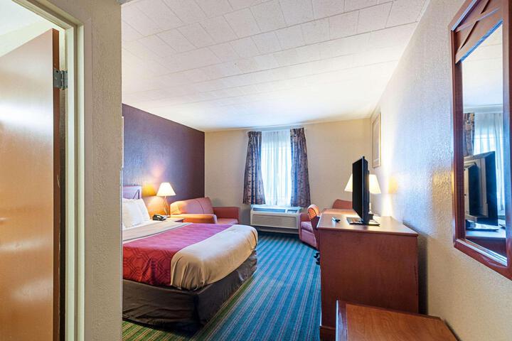 1 King Bed Upgrade (3 of 19)