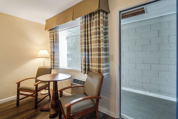 Room 8 of 18