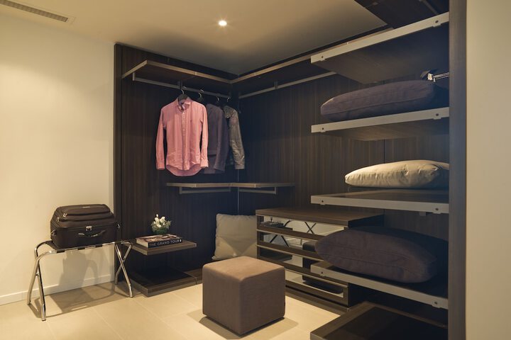 Room 45 of 156
