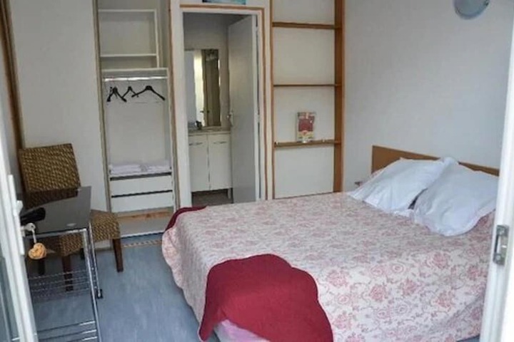 Room 5 of 22