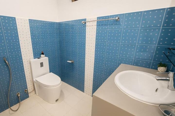 Room 12 of 19